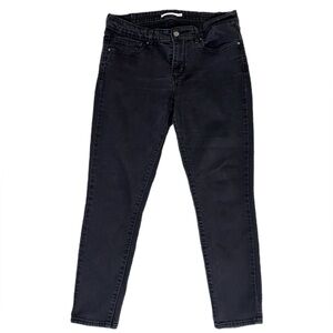 Womans Levi’s black wash 711 skinny